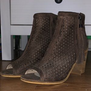 Carherine Malandrino open toed shoes